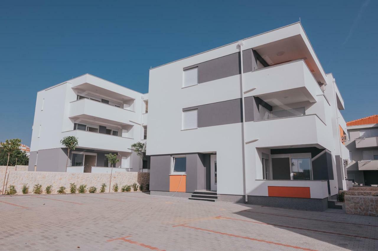 Relax Apartments Novalja Exterior foto
